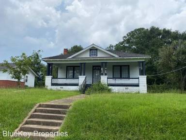 Main picture of 241 Montgomery St