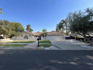 Main picture of 22641 De Soto St