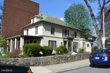 Main picture of 1860 Commonwealth Ave