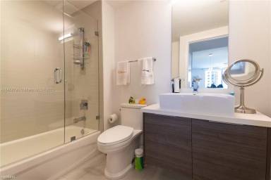 Main picture of Brickell Ten