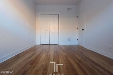 Main picture of 2201-09 W Eastwood Ave