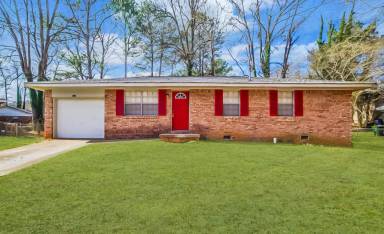 Main picture of 740 Tara Cir SE