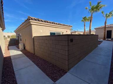Main picture of 490 Lake Havasu Ave S