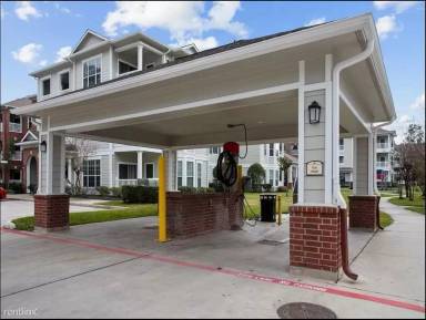 Main picture of Volare at the Woodlands