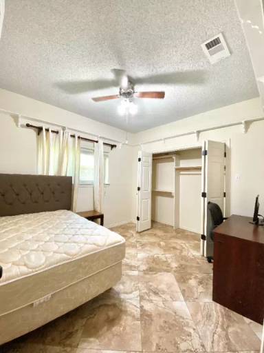 Main picture of 1405 Ridgemoor Ln