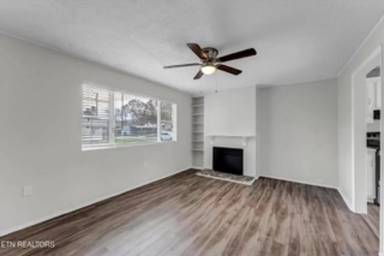Main picture of 219 W Fairview Rd
