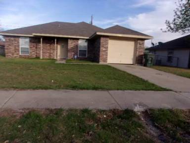 Main picture of 2406 Caprice Dr