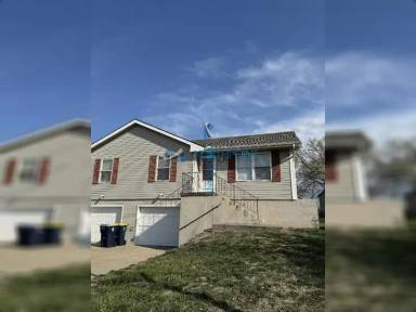 Main picture of 8922 NE 73rd Ct