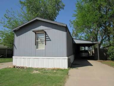 Main picture of 224 Lakeview Dr