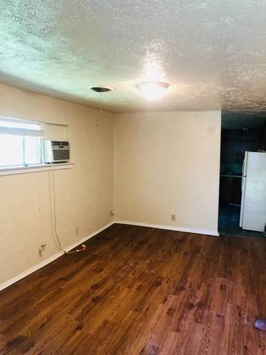 Main picture of 518 W Sycamore St