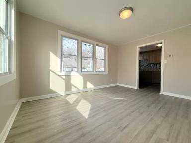 Main picture of 16 Jenkins Ave