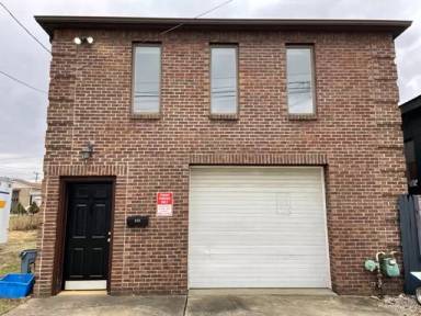 Main picture of 210 3rd St