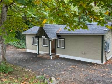 Main picture of 1103 1/2 N Wycoff Ave