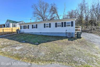 Main picture of 403 S Lake St