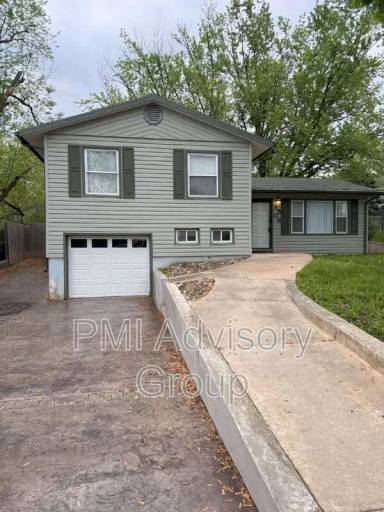 Main picture of 3506 SE Adams St