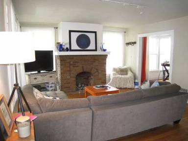 Main picture of 2677 Hibbert Ave