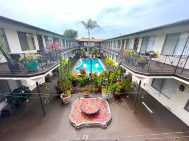 Main picture of 2115 Placentia Ave