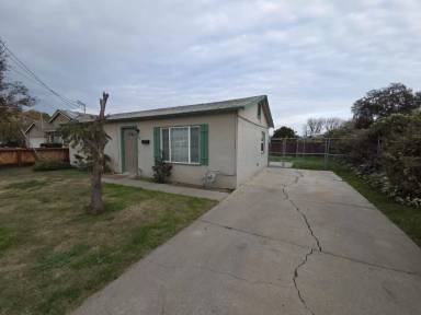 Main picture of 560 Elm Ave