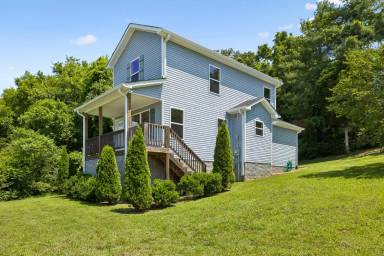 Main picture of 91 Valley View St
