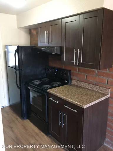 Main picture of 3239 E Water St
