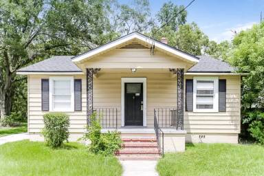 Main picture of 3037 Columbus Ave