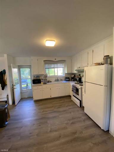 Main picture of 23 Maplewood St