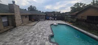 Main picture of 2425 Longwood St