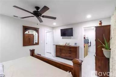 Main picture of 728 Saybrook Cir NW