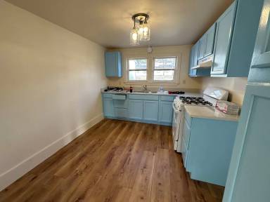 Main picture of 504 W Elm St