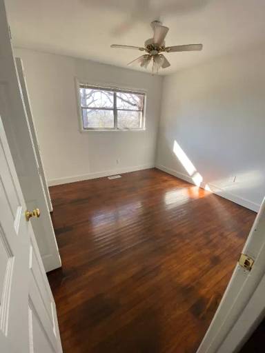 Main picture of 1140 N Valley View Dr