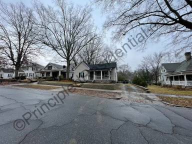 Main picture of 315 S Columbia St