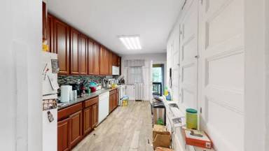 Main picture of 146 Beethoven St