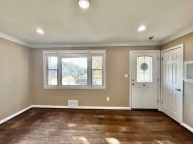 Main picture of 5128 Mangum Rd