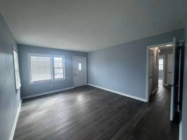 Main picture of 908 Rochester Dr