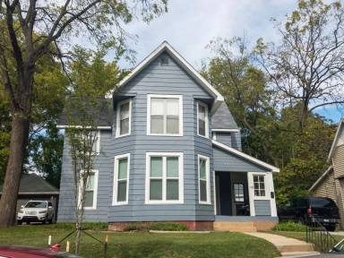 Main picture of 118 E Oak St