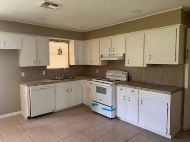 Main picture of 10609 Kingwood Dr