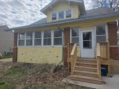 Main picture of 415 E Clark St