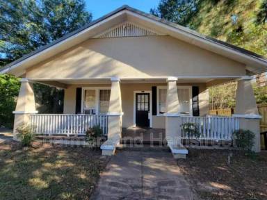 Main picture of 821 Georgia Ave