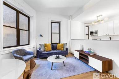 Main picture of 214 Clinton St