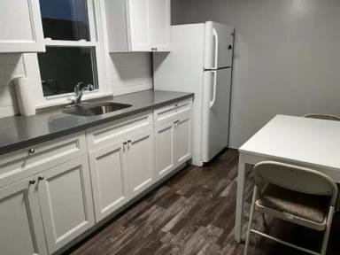 Main picture of 354 Kingsland Ave