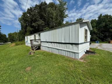 Main picture of 667 Webb Rd