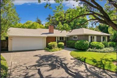 Main picture of 760 Mulberry Ln