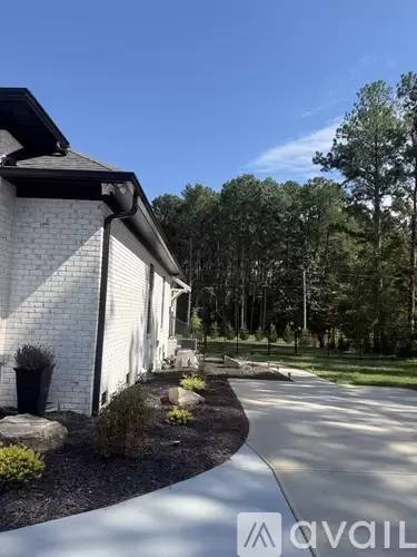 Main picture of 4423 Weddington Matthews Rd
