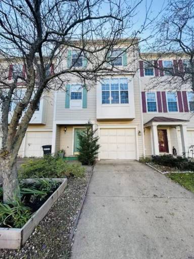 Main picture of 21925 Thompson Sq