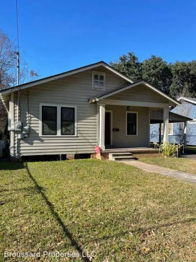 Main picture of 761 Saint Louis St