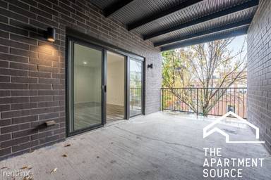Main picture of 2533 W Fullerton Ave