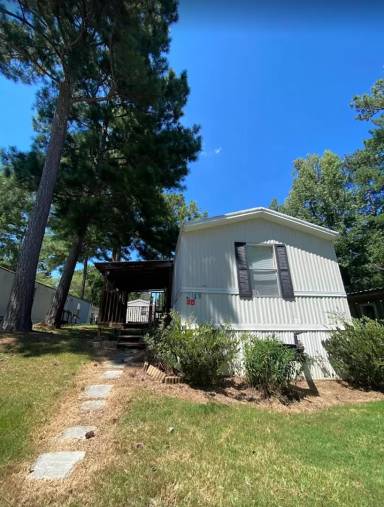 Main picture of Ridgewood Village Mobile Home Park