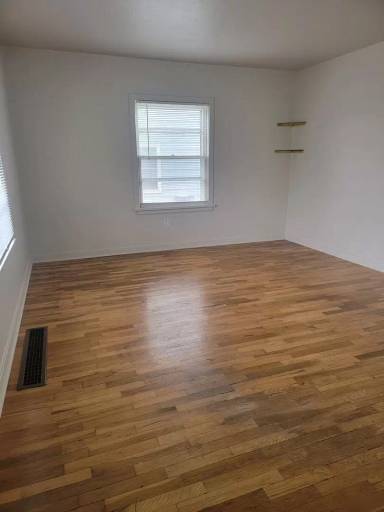 Main picture of 1513 Evergreen St
