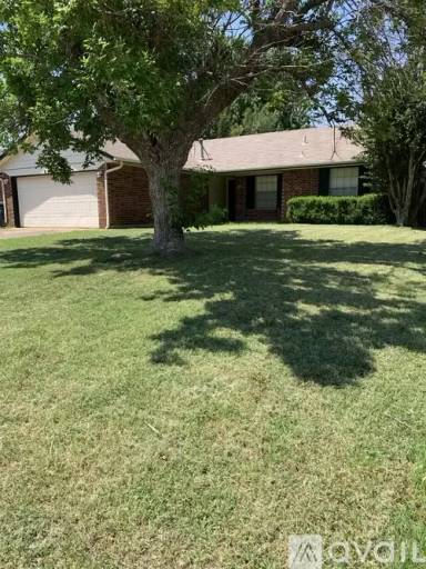 Main picture of 8825 NW 80th St