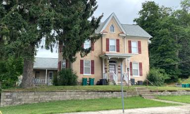 Main picture of 3 W King St